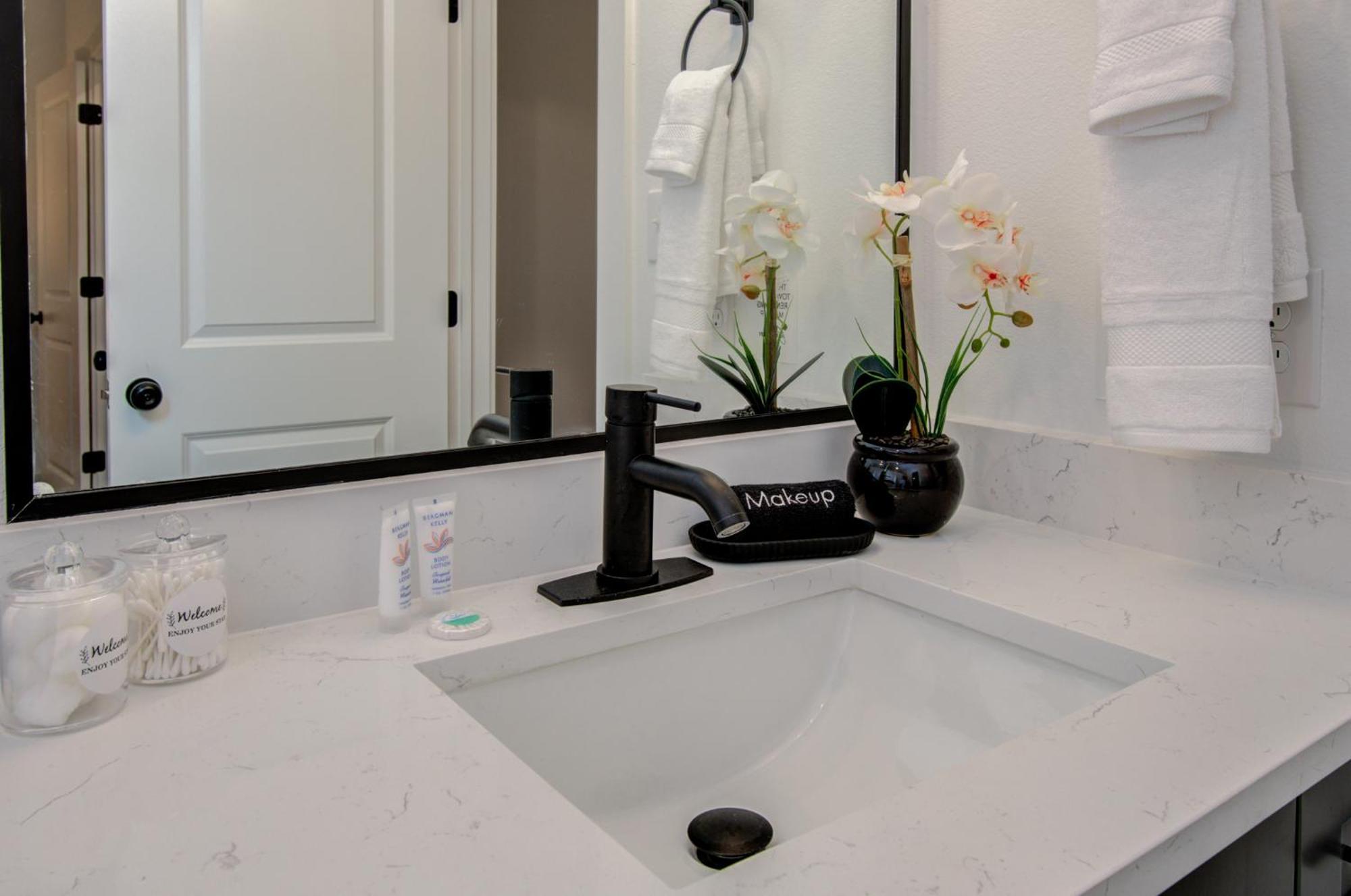 Urban Luxe Getaway 4 Mins To Dt Newly Built Home ヒューストン エクステリア 写真